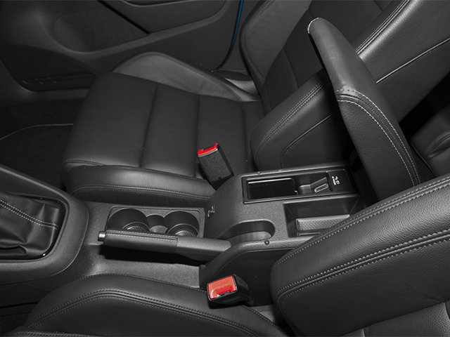 2013 Volkswagen Golf w/Sunroof & Navi