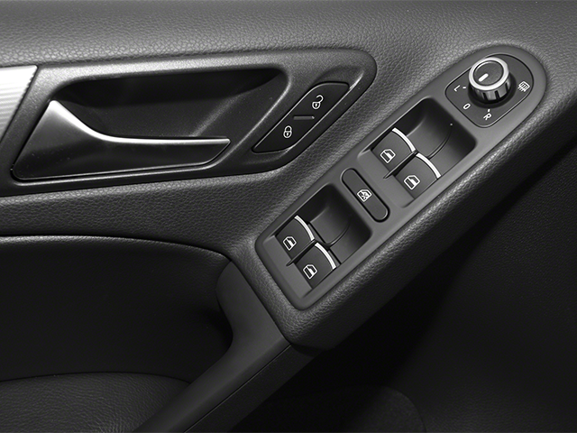 2013 Volkswagen Golf w/Sunroof & Navi