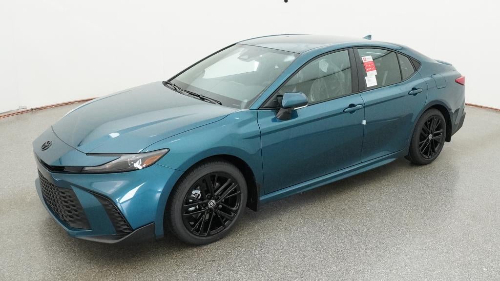 2026 Toyota Camry SE Hybrid's photo