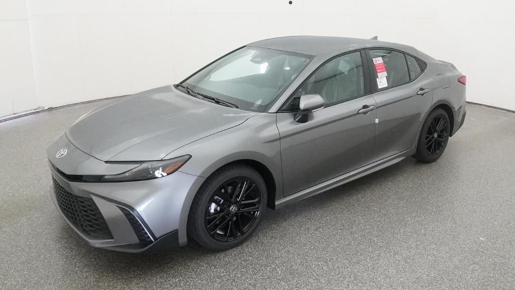 2026 Toyota Camry SE Hybrid's photo