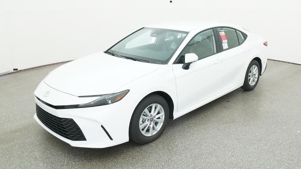 2026 Toyota Camry LE Hybrid's photo