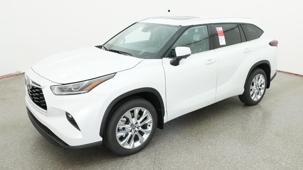 2026 Toyota Highlander Limited AWD's photo