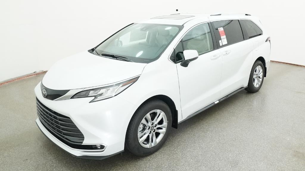 2026 Toyota Sienna Limited 7-Passenger Hybrid FWD's photo