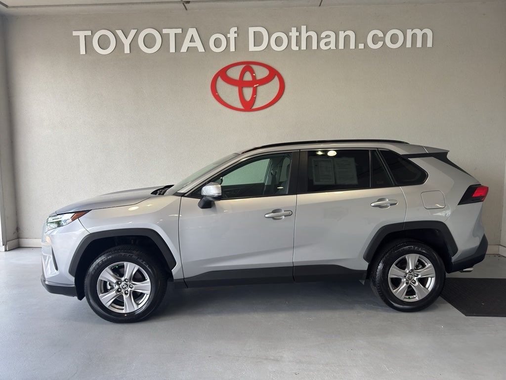 2025 Toyota RAV4 XLE FWD's photo