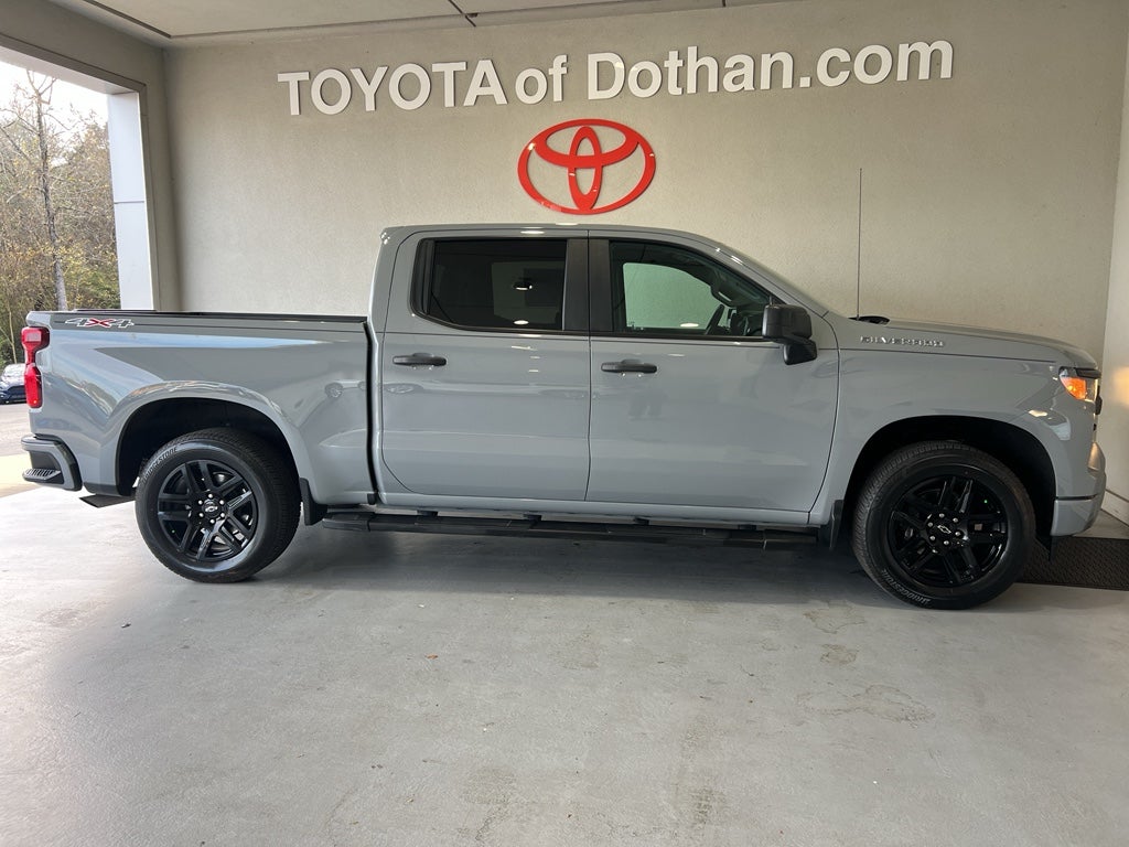 2024 Chevrolet Silverado Custom