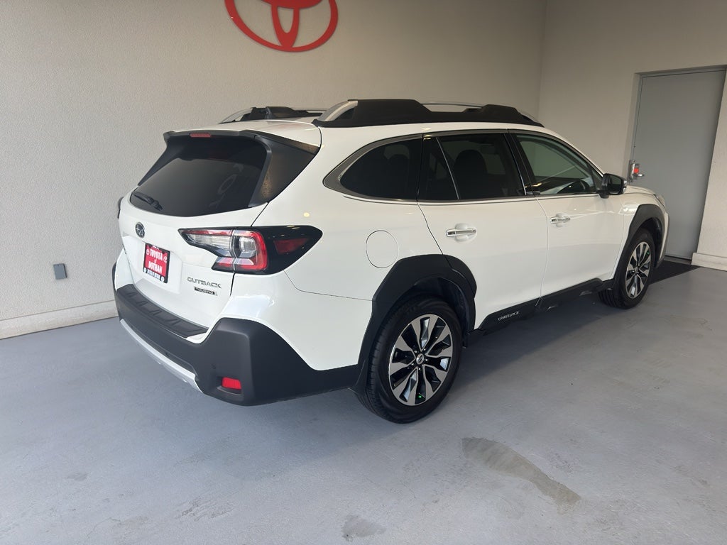 2023 Subaru Outback Touring