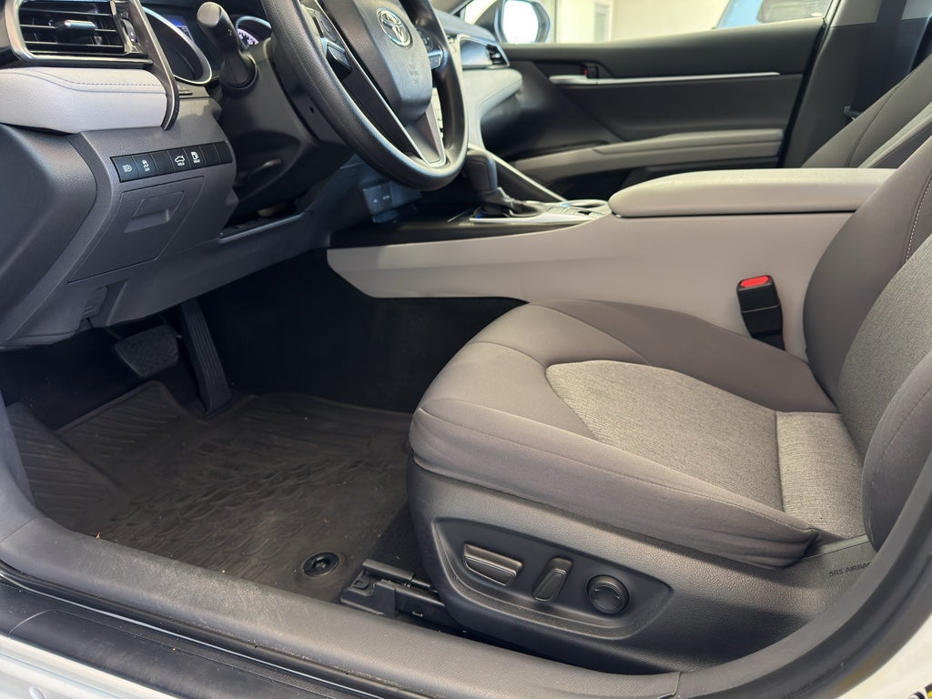 2023 Toyota Camry Hybrid LE