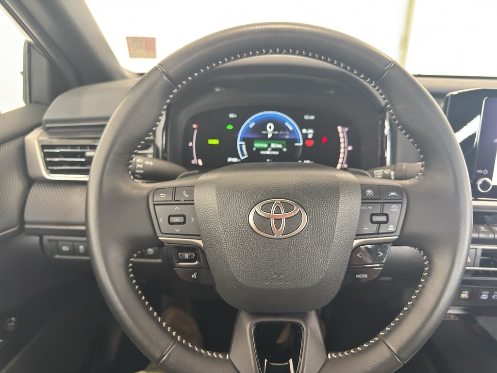 2025 Toyota Camry Hybrid SE