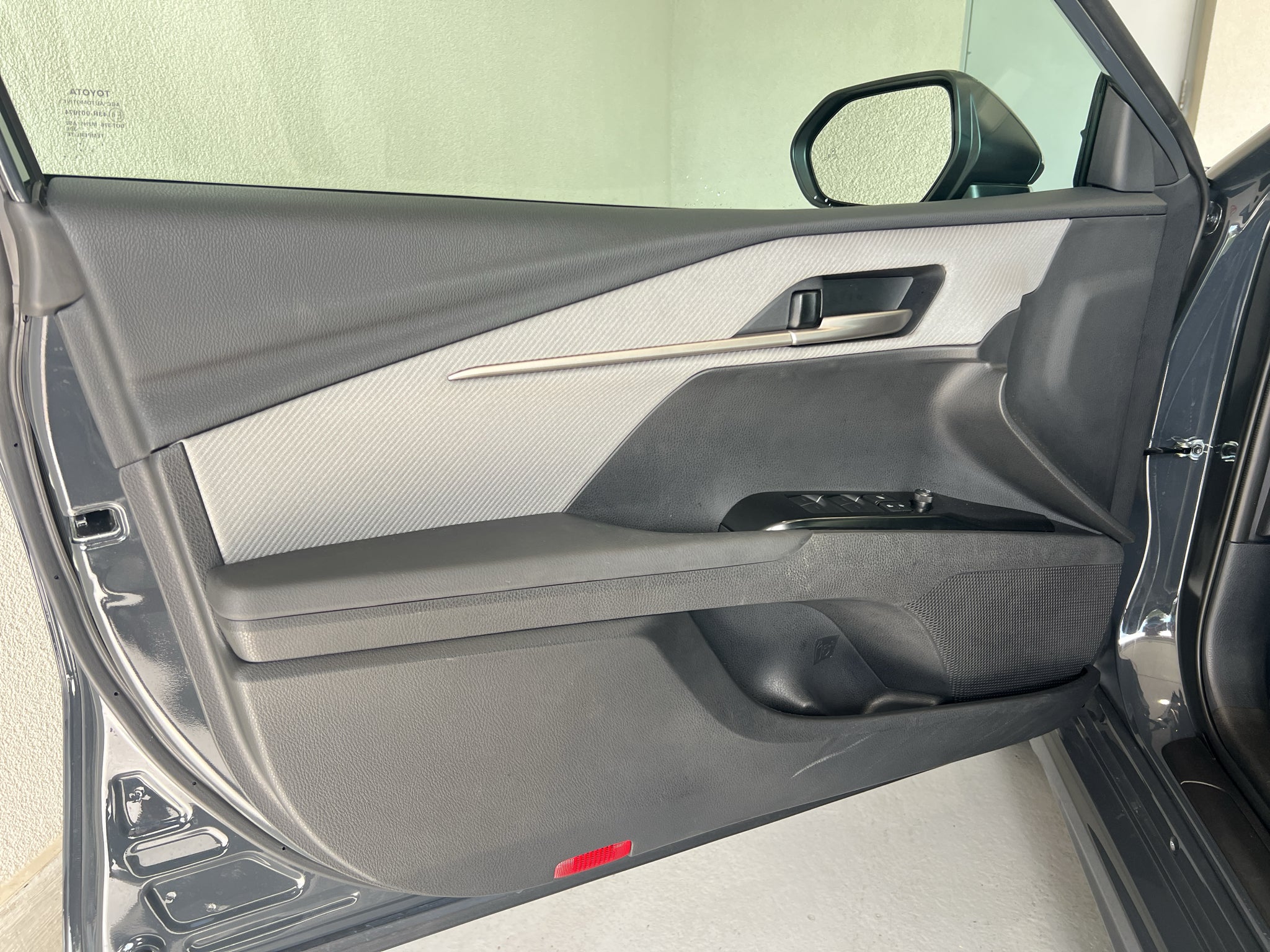 2025 Toyota Camry Hybrid SE