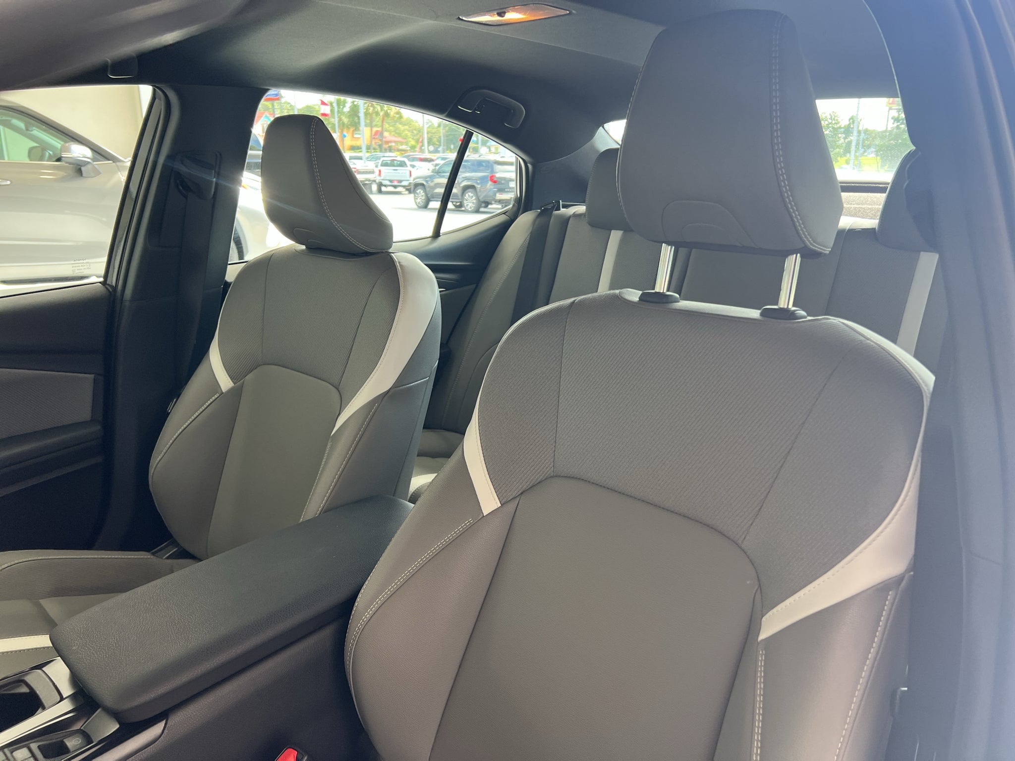 2025 Toyota Camry Hybrid SE