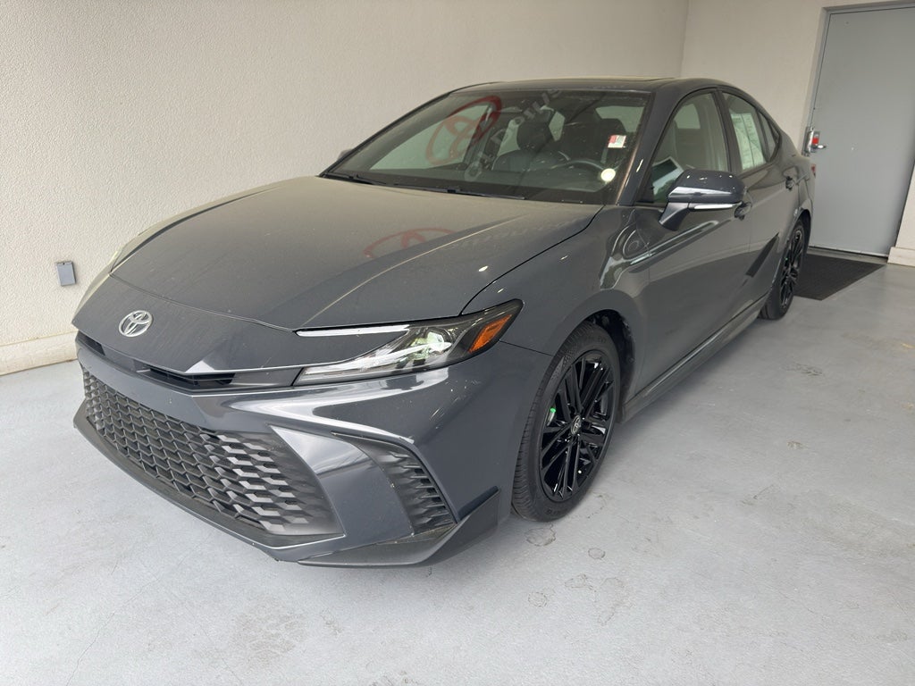 2025 Toyota Camry Hybrid SE
