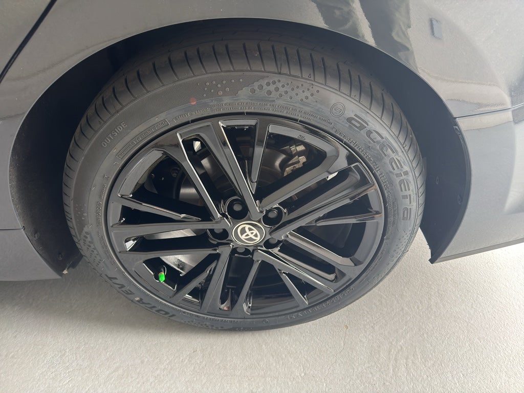 2025 Toyota Camry Hybrid SE