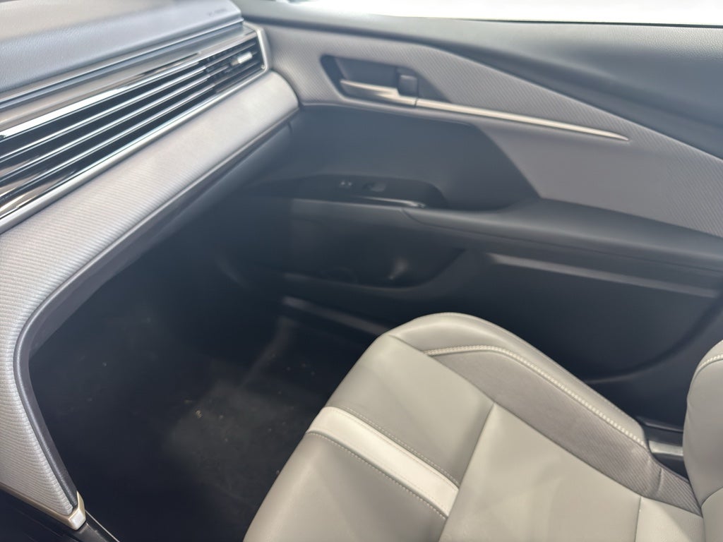 2025 Toyota Camry Hybrid SE