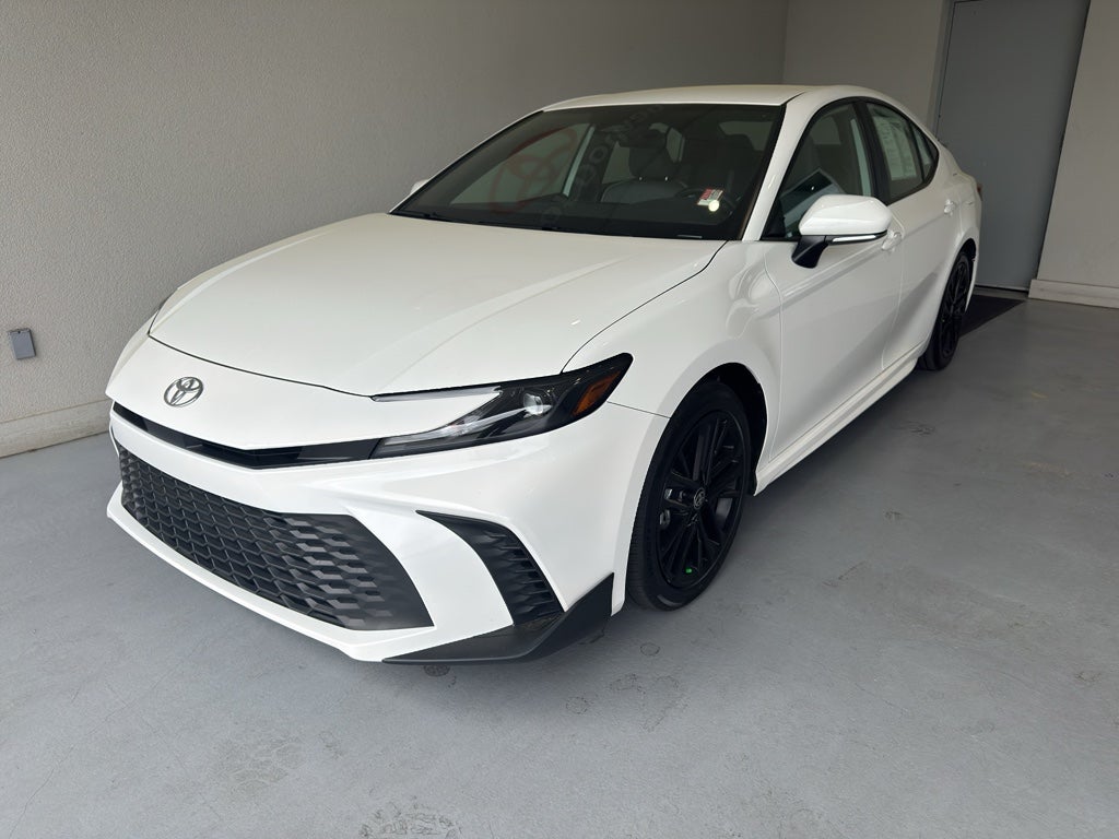 2025 Toyota Camry Hybrid SE