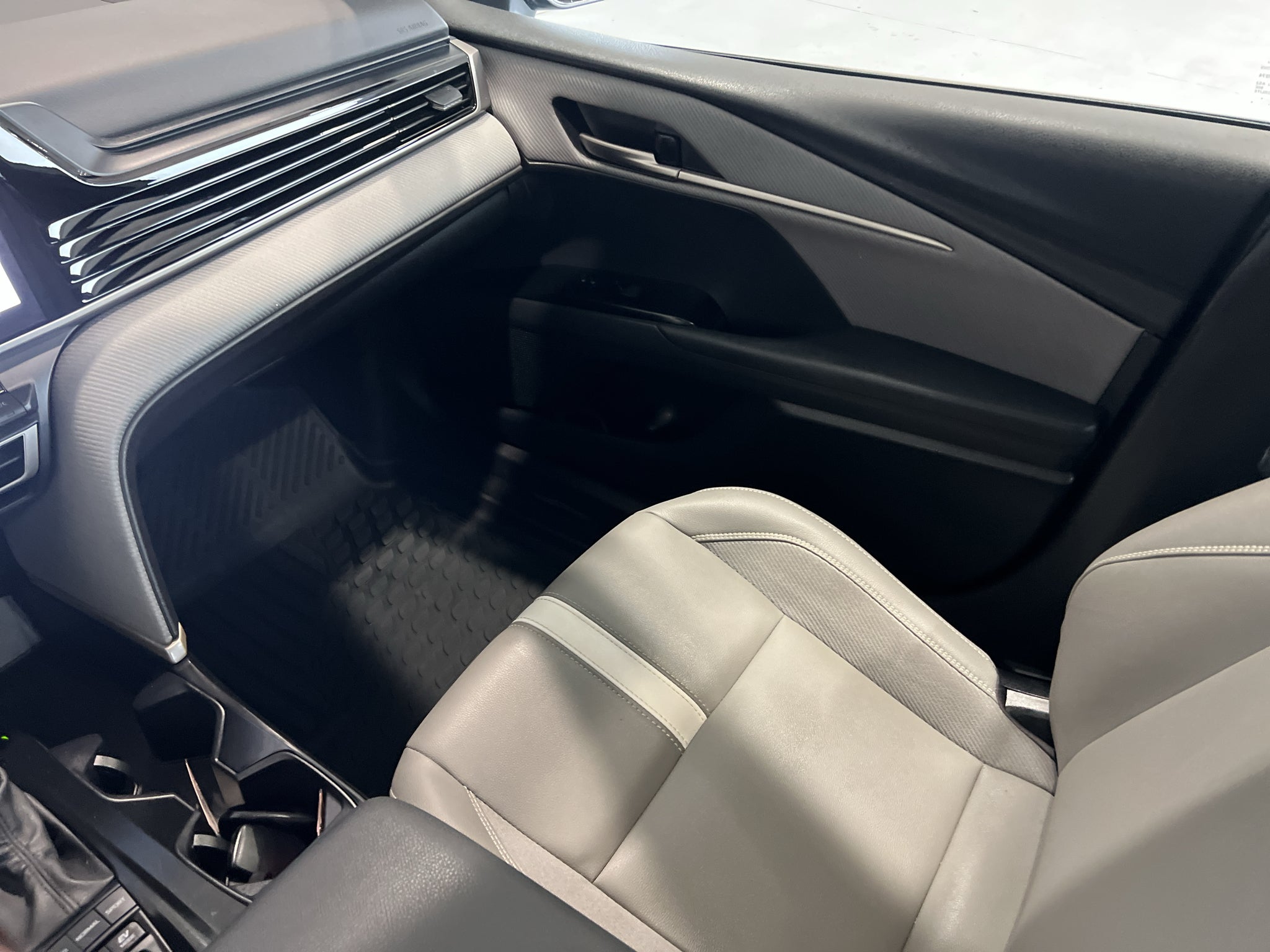 2026 Toyota Camry Hybrid SE