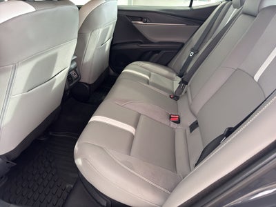 2026 Toyota Camry Hybrid SE