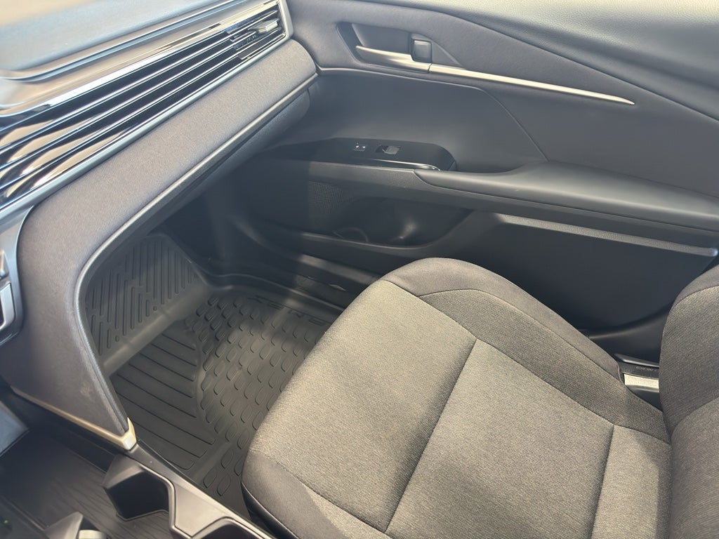 2025 Toyota Camry Hybrid LE