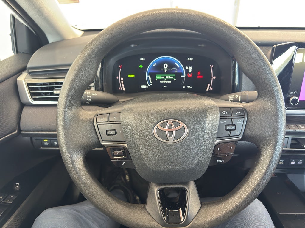 2025 Toyota Camry Hybrid LE