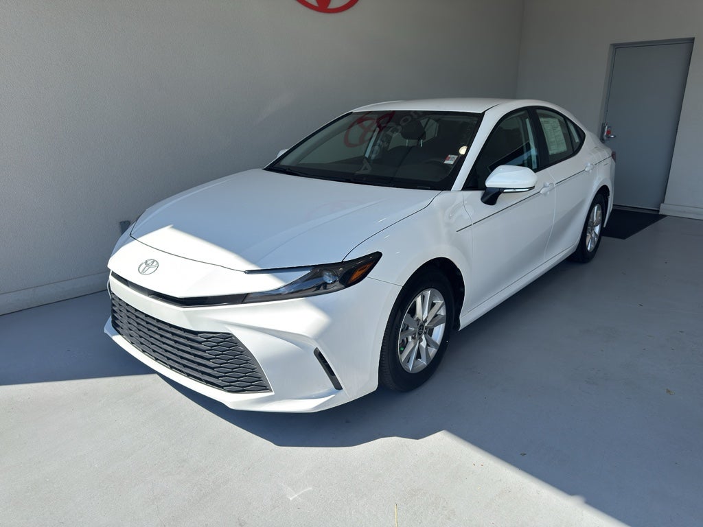 2025 Toyota Camry Hybrid LE