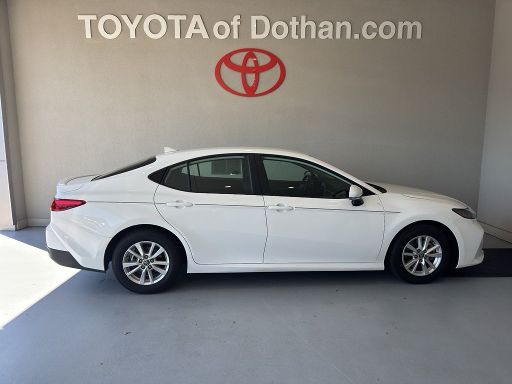2025 Toyota Camry Hybrid LE