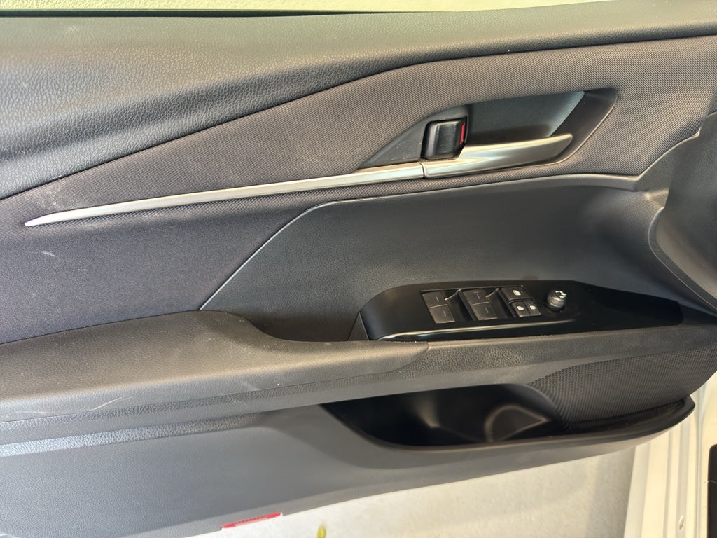 2025 Toyota Camry Hybrid LE