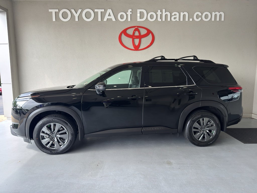 2024 Nissan Pathfinder SV 2WD's photo