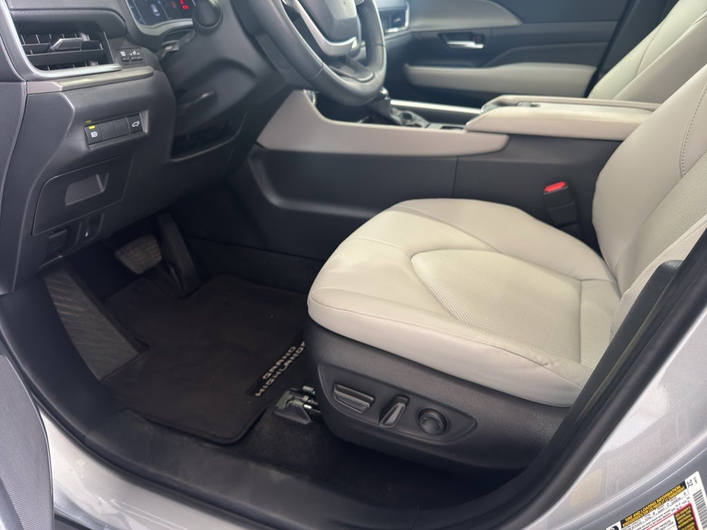 2025 Toyota Grand Highlander XLE