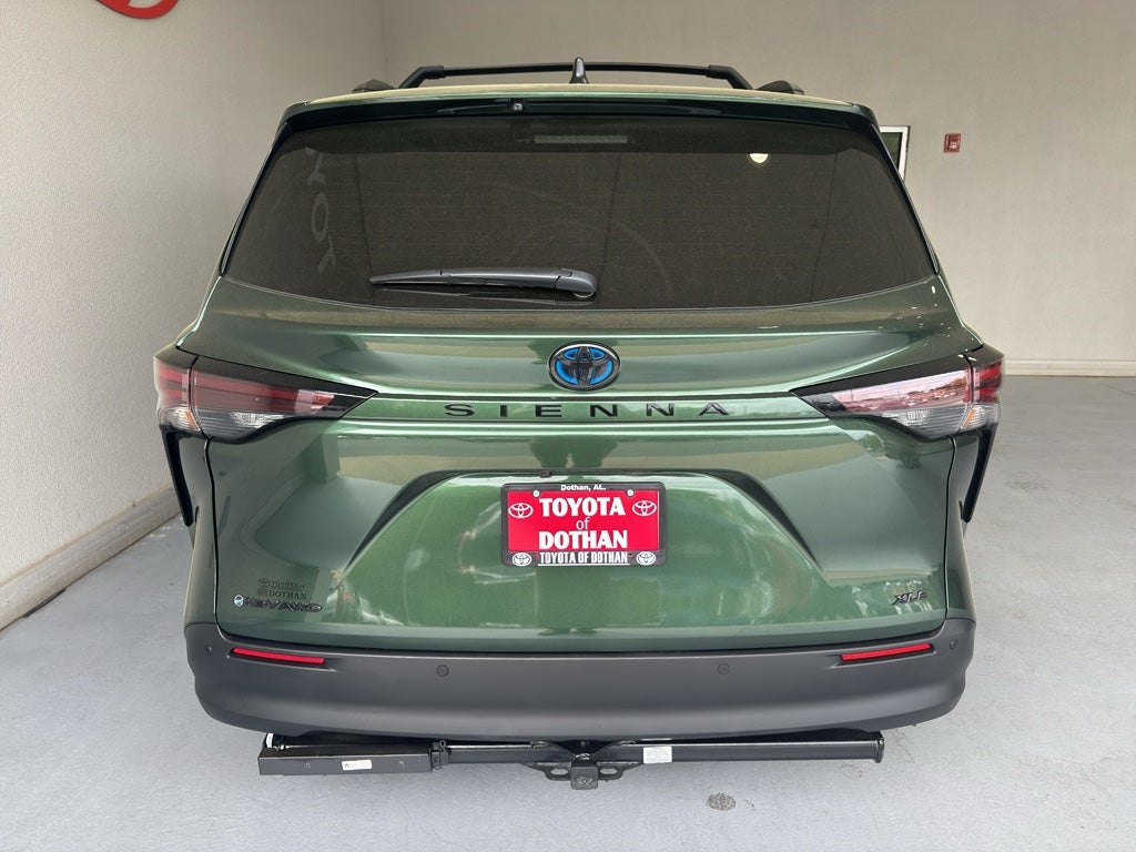2025 Toyota Sienna Woodland