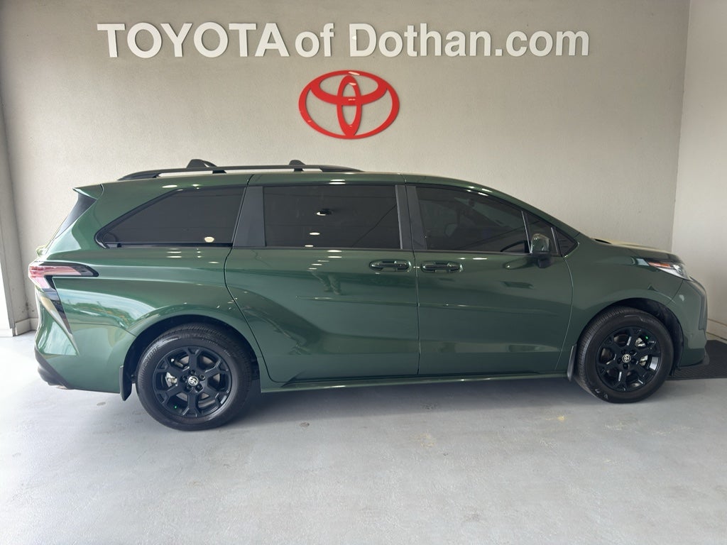 2025 Toyota Sienna Woodland