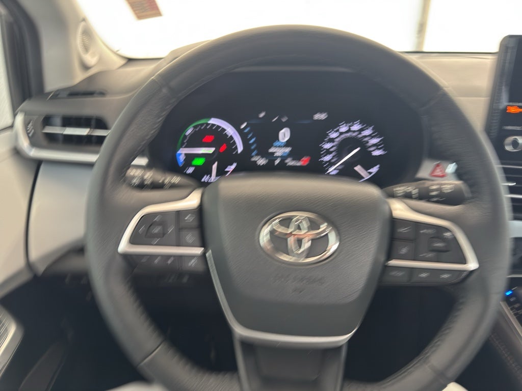 2025 Toyota Sienna XLE