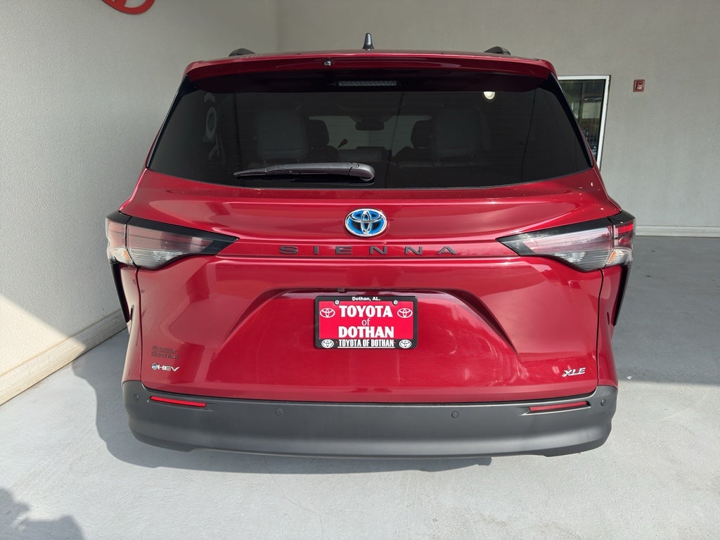 2025 Toyota Sienna XLE