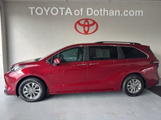 2025 Toyota Sienna XLE