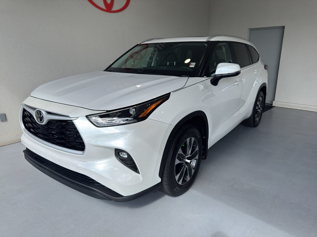 2025 Toyota Highlander XLE