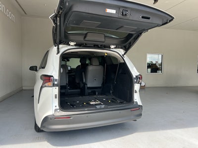 2025 Toyota Sienna XLE
