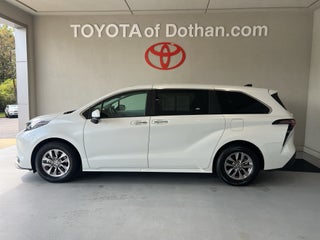 2025 Toyota Sienna XLE
