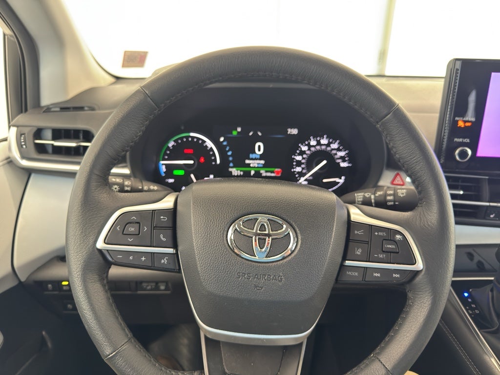 2025 Toyota Sienna XLE