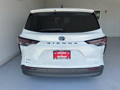 2025 Toyota Sienna XLE