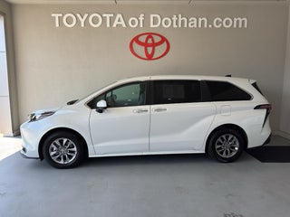 2025 Toyota Sienna XLE