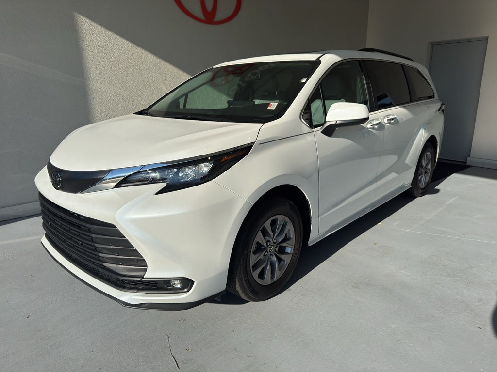 2026 Toyota Sienna XLE