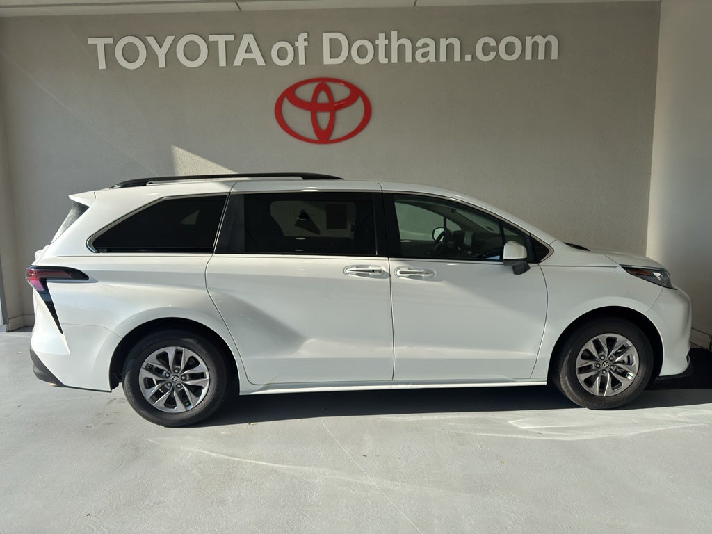 2026 Toyota Sienna XLE