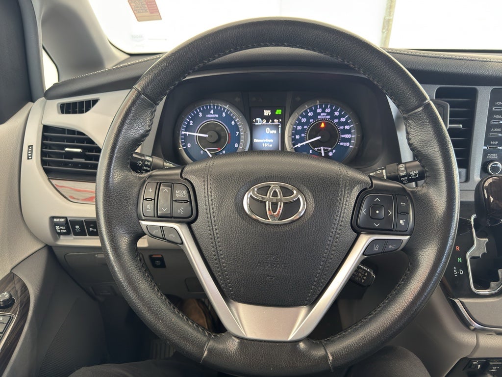2019 Toyota Sienna XLE
