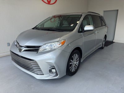2019 Toyota Sienna XLE