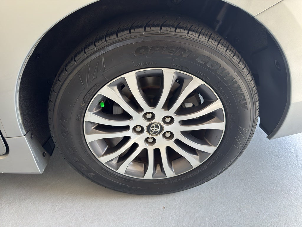2019 Toyota Sienna XLE