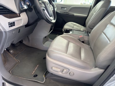 2019 Toyota Sienna XLE