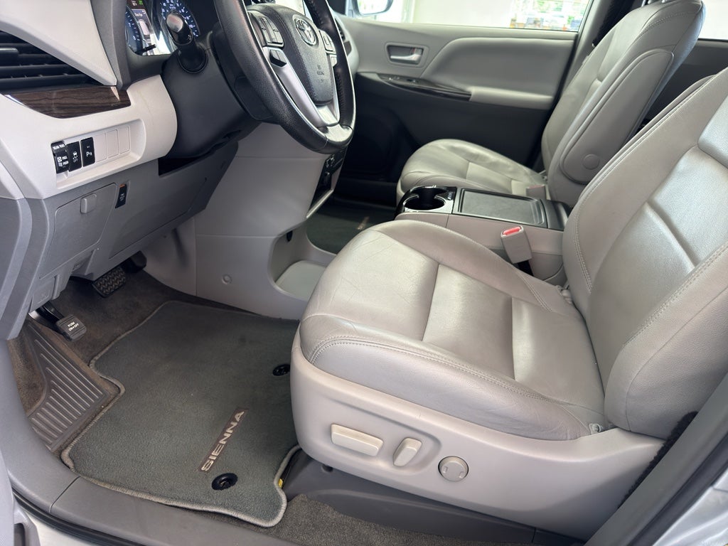 2019 Toyota Sienna XLE