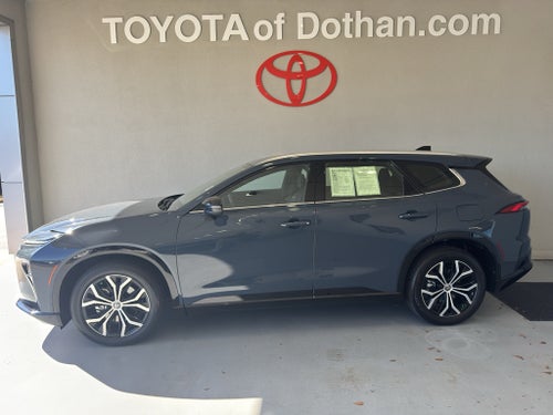 2025 Toyota Crown Signia XLE