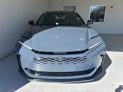 2025 Toyota Crown Signia XLE