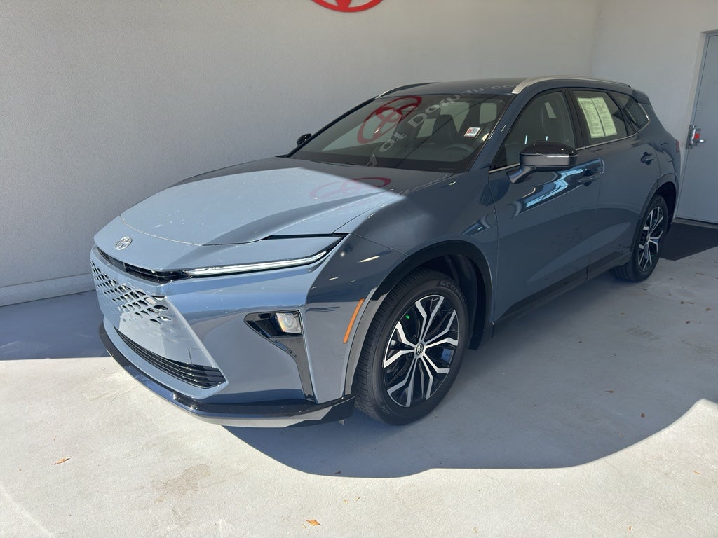 2025 Toyota Crown Signia XLE