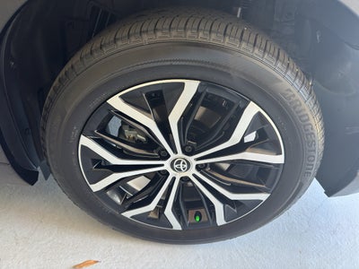 2025 Toyota Crown Signia XLE