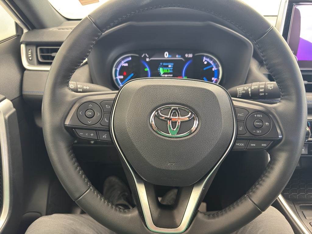 2023 Toyota RAV4 Hybrid SE
